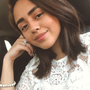 Meet your Posher, Alejandra